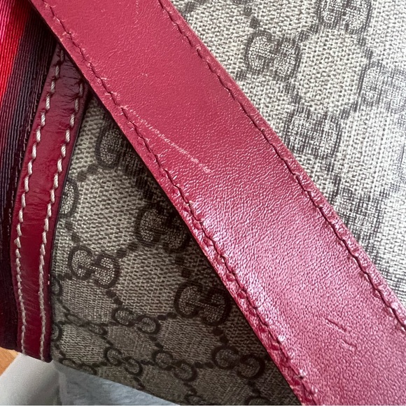 Gucci | Vintage Supreme Messenger Crossbody Flap Bag - Picture 8 of 8